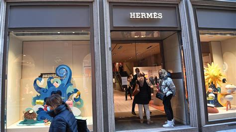 Hermés Mlano, mega furto di borse per 90 mila euro 